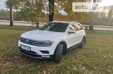 Позашляховик / Кросовер Volkswagen Tiguan 2017 в 