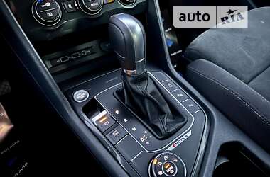 Внедорожник / Кроссовер Volkswagen Tiguan 2018 в 