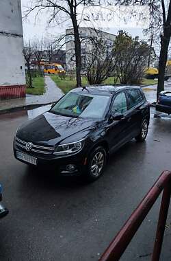 Внедорожник / Кроссовер Volkswagen Tiguan 2013 в Сумах