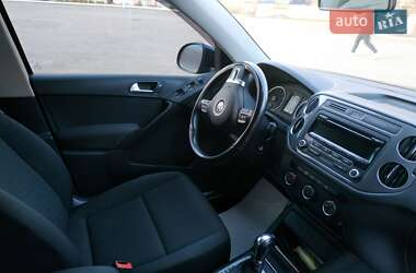 Позашляховик / Кросовер Volkswagen Tiguan 2013 в 
