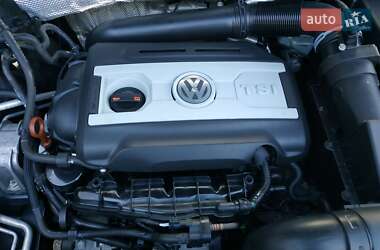 Позашляховик / Кросовер Volkswagen Tiguan 2013 в 