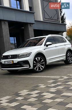 Позашляховик / Кросовер Volkswagen Tiguan 2017 в Сарнах