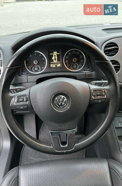 Внедорожник / Кроссовер Volkswagen Tiguan 2014 в 