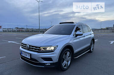 Внедорожник / Кроссовер Volkswagen Tiguan 2018 в Одессе