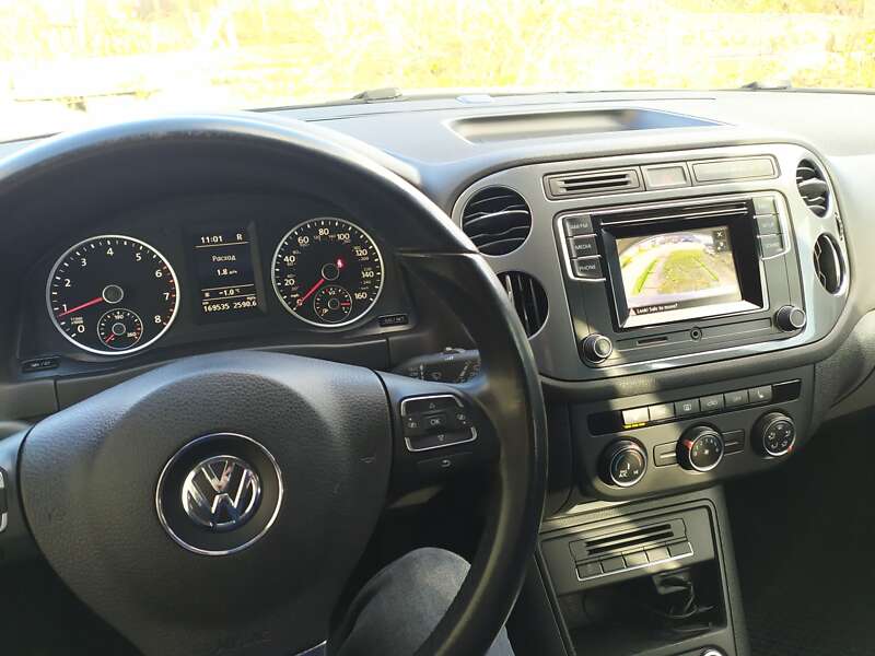 Позашляховик / Кросовер Volkswagen Tiguan 2015 в Житомирі