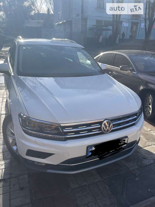 Позашляховик / Кросовер Volkswagen Tiguan 2018 в Кам'янському