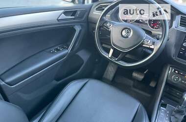 Внедорожник / Кроссовер Volkswagen Tiguan 2019 в Новом Буге