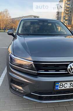 Внедорожник / Кроссовер Volkswagen Tiguan 2017 в Червонограде