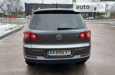 Внедорожник / Кроссовер Volkswagen Tiguan 2011 в Коростене