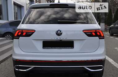 Внедорожник / Кроссовер Volkswagen Tiguan 2022 в 
