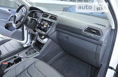 Внедорожник / Кроссовер Volkswagen Tiguan 2022 в 