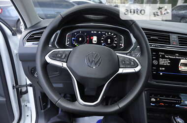 Внедорожник / Кроссовер Volkswagen Tiguan 2022 в 