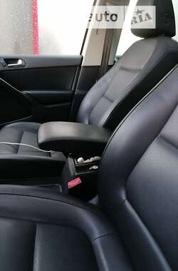 Внедорожник / Кроссовер Volkswagen Tiguan 2010 в 