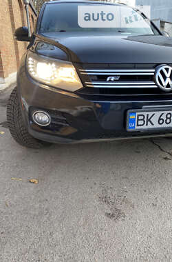 Внедорожник / Кроссовер Volkswagen Tiguan 2013 в Ровно
