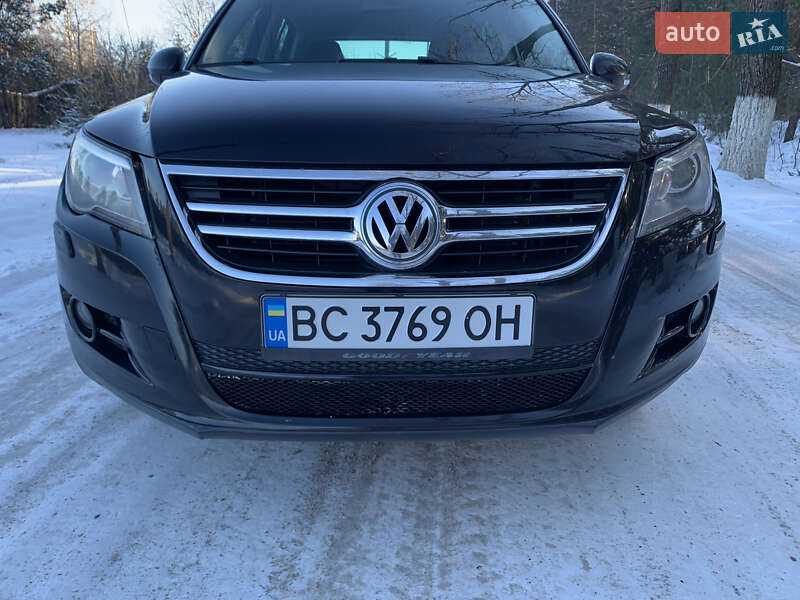 Внедорожник / Кроссовер Volkswagen Tiguan 2008 в Сосновке