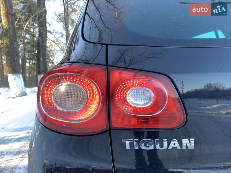 Внедорожник / Кроссовер Volkswagen Tiguan 2008 в Сосновке