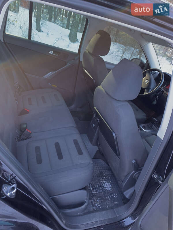 Внедорожник / Кроссовер Volkswagen Tiguan 2008 в Сосновке