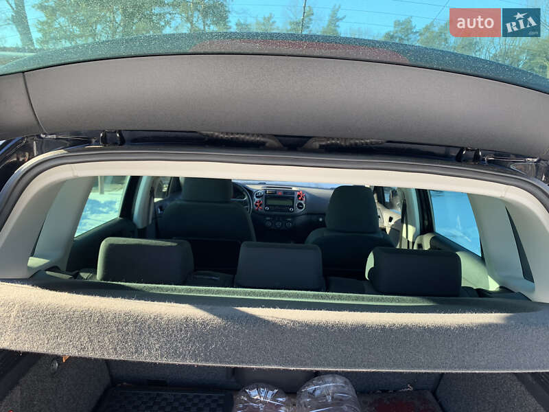 Внедорожник / Кроссовер Volkswagen Tiguan 2008 в Сосновке