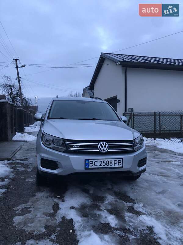 Позашляховик / Кросовер Volkswagen Tiguan 2016 в Рудки