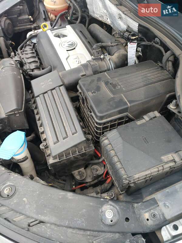 Внедорожник / Кроссовер Volkswagen Tiguan 2015 в Харькове