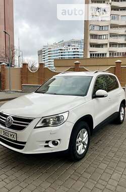 Внедорожник / Кроссовер Volkswagen Tiguan 2010 в Одессе