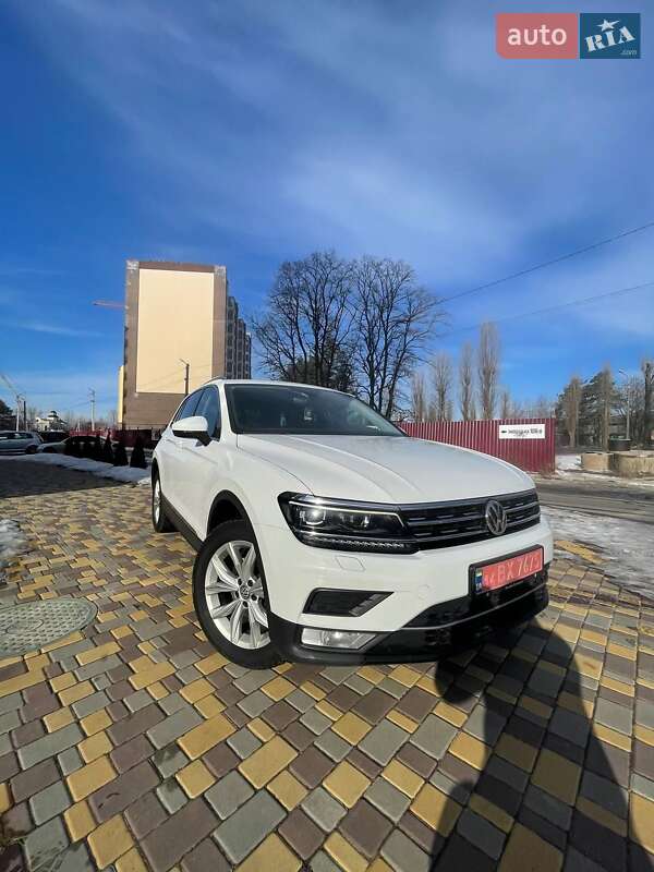 Внедорожник / Кроссовер Volkswagen Tiguan 2016 в Чернигове