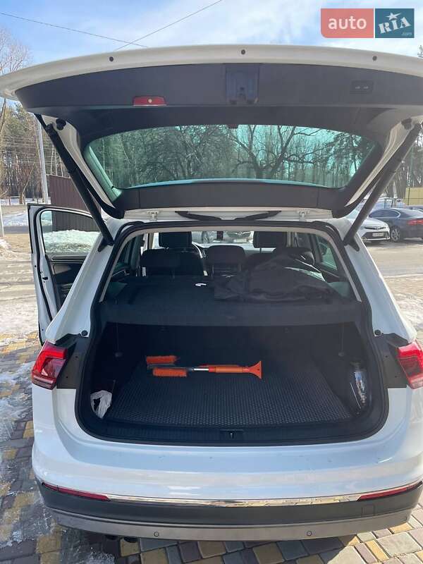 Внедорожник / Кроссовер Volkswagen Tiguan 2016 в Чернигове