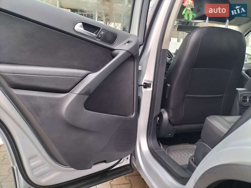 Внедорожник / Кроссовер Volkswagen Tiguan 2016 в Виннице