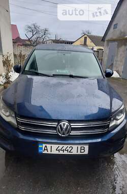 Внедорожник / Кроссовер Volkswagen Tiguan 2013 в Буче