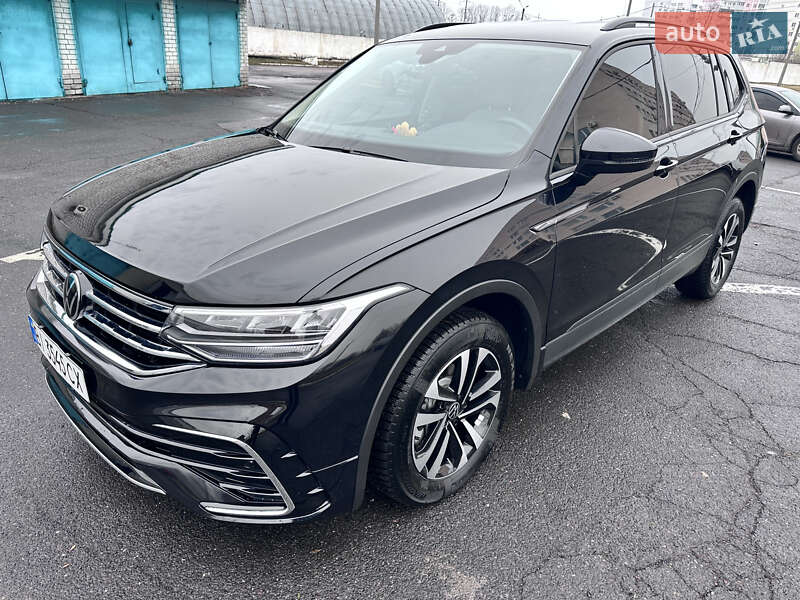 Позашляховик / Кросовер Volkswagen Tiguan 2023 в Полтаві
