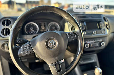 Внедорожник / Кроссовер Volkswagen Tiguan 2011 в Луцке