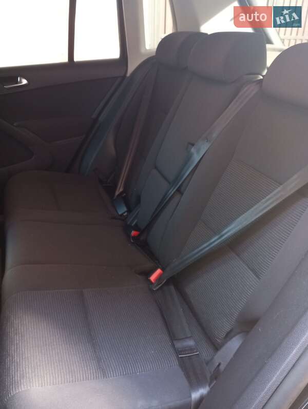 Внедорожник / Кроссовер Volkswagen Tiguan 2011 в Хусте