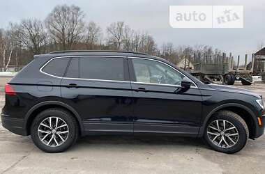 Позашляховик / Кросовер Volkswagen Tiguan 2019 в 