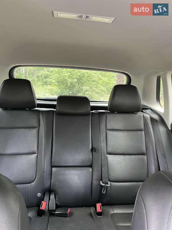 Внедорожник / Кроссовер Volkswagen Tiguan 2016 в Житомире