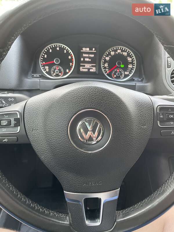 Внедорожник / Кроссовер Volkswagen Tiguan 2016 в Житомире