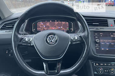 Внедорожник / Кроссовер Volkswagen Tiguan 2019 в Дубно