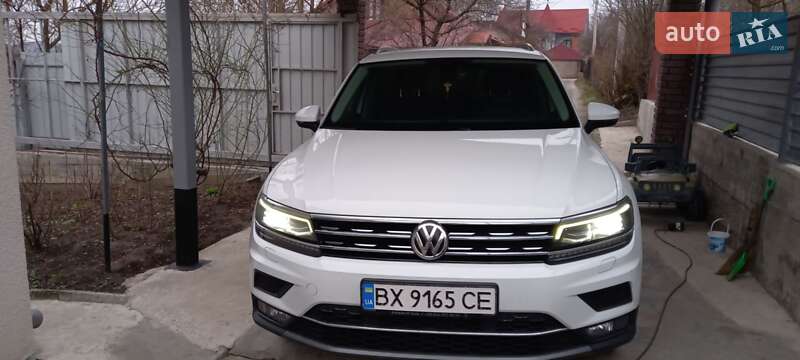 Позашляховик / Кросовер Volkswagen Tiguan 2017 в Кам'янець-Подільському