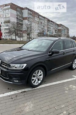 Внедорожник / Кроссовер Volkswagen Tiguan 2017 в Сумах