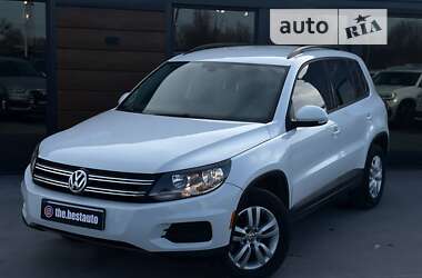 Позашляховик / Кросовер Volkswagen Tiguan 2016 в Рівному