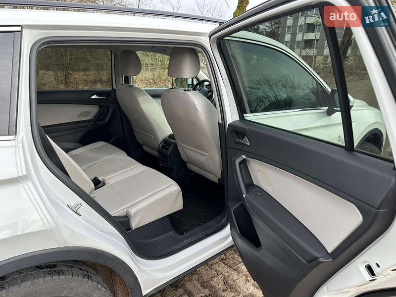 Внедорожник / Кроссовер Volkswagen Tiguan 2017 в Луцке