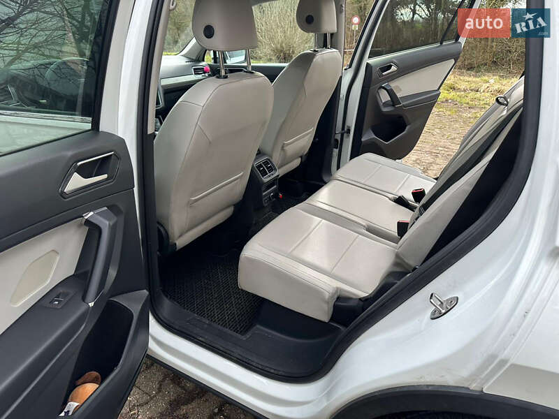 Внедорожник / Кроссовер Volkswagen Tiguan 2017 в Луцке