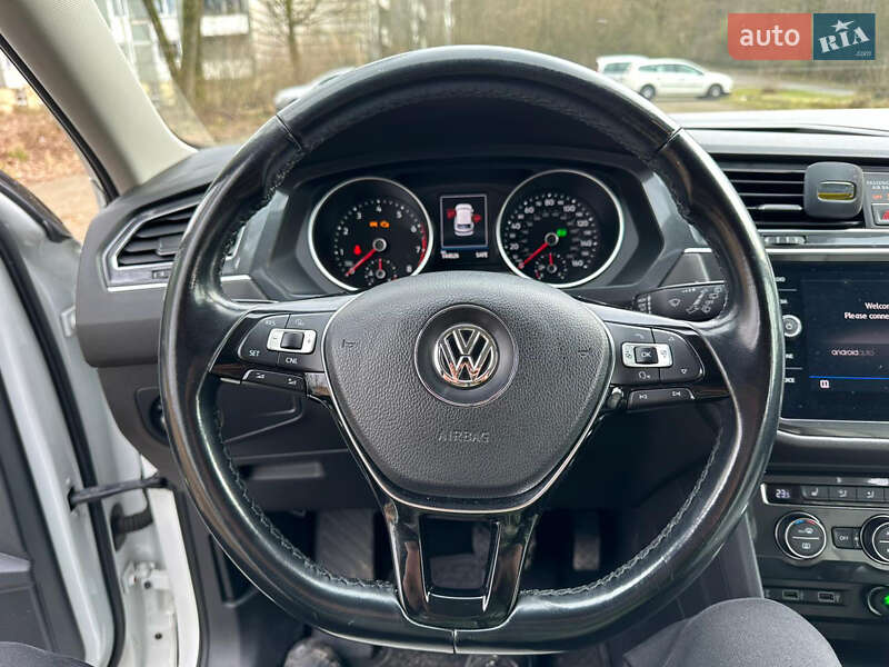 Внедорожник / Кроссовер Volkswagen Tiguan 2017 в Луцке
