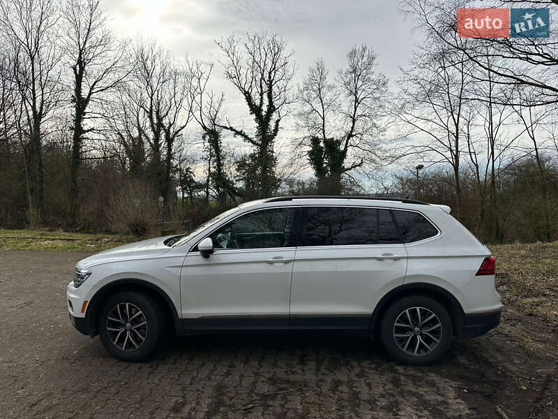 Внедорожник / Кроссовер Volkswagen Tiguan 2017 в Луцке