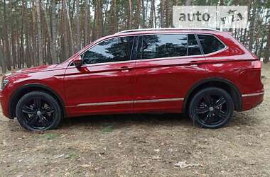 Внедорожник / Кроссовер Volkswagen Tiguan 2019 в Сумах