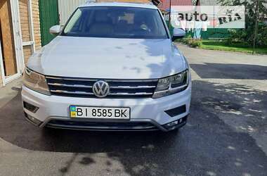 Внедорожник / Кроссовер Volkswagen Tiguan 2017 в Лохвице