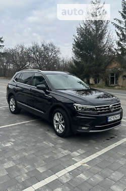 Внедорожник / Кроссовер Volkswagen Tiguan 2018 в Ужгороде