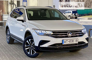 Внедорожник / Кроссовер Volkswagen Tiguan 2021 в Днепре