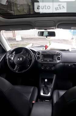 Внедорожник / Кроссовер Volkswagen Tiguan 2013 в Окнах