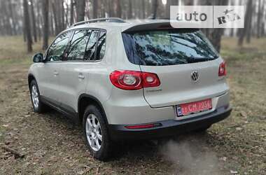 Внедорожник / Кроссовер Volkswagen Tiguan 2009 в Харькове