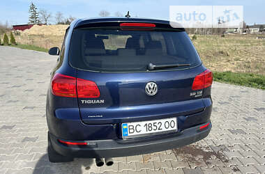 Внедорожник / Кроссовер Volkswagen Tiguan 2013 в Новояворовске